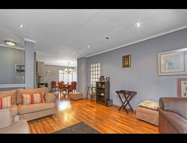 3 BEDROOM FREEHOLD FOR SALE IN PAULSHOF